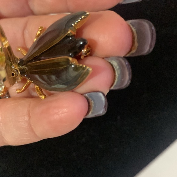 Vintage rare Erwin Pearl gold tone rhinestone & enamel bug statement pin brooch - Picture 11 of 11